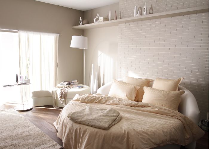Light bedroom tiles